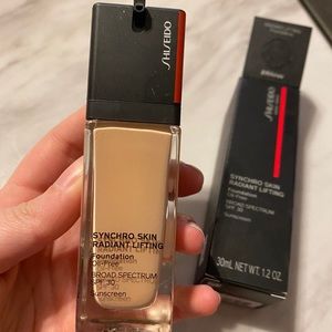Shiseido Synchro Skin Radiant Lifting Foundation